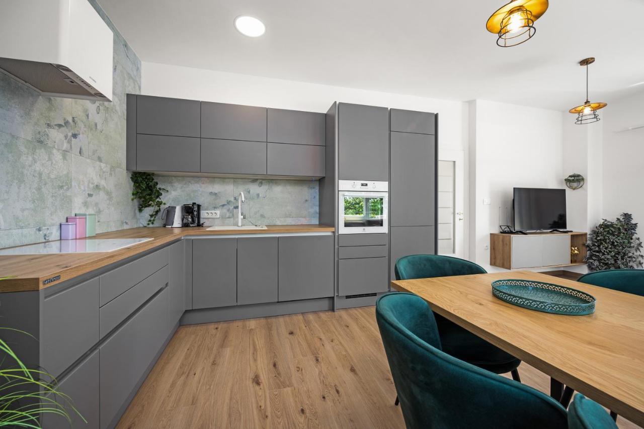Luxury Apartments Lotus&Lovor Pula Zewnętrze zdjęcie